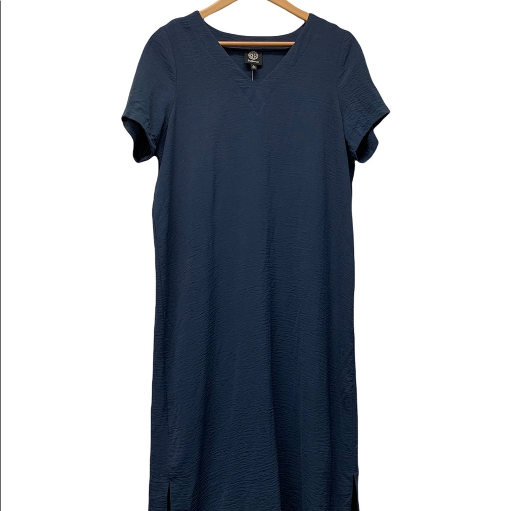 Bobeau navy blue sleeveless V-neck midi dress with a relaxed, straight silhouete